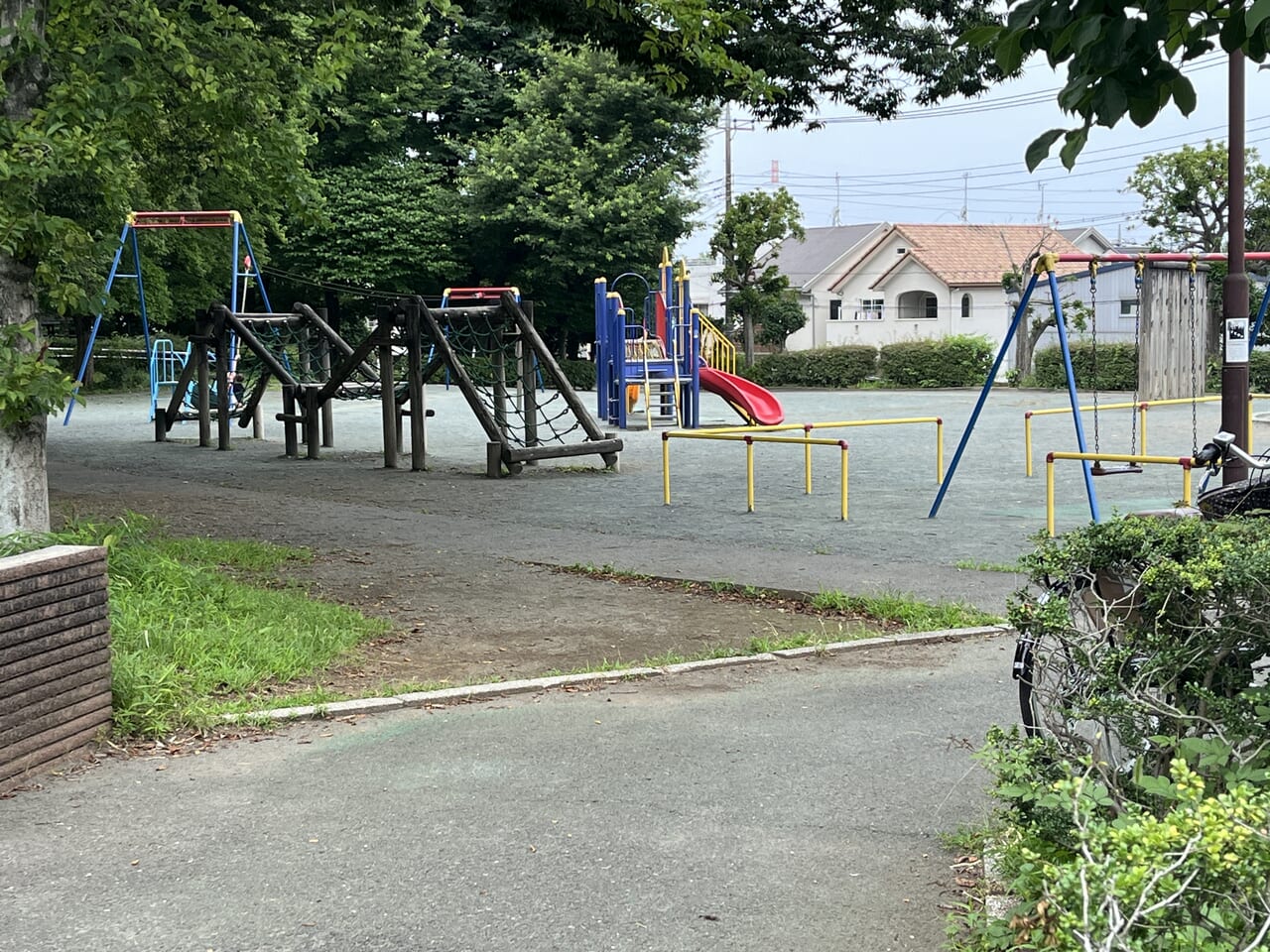 所沢市 ところざわサクラタウンのすぐ近くにある東所沢公園は工夫がいっぱい！遊具も広場も満足の公園です。号外NET 所沢市