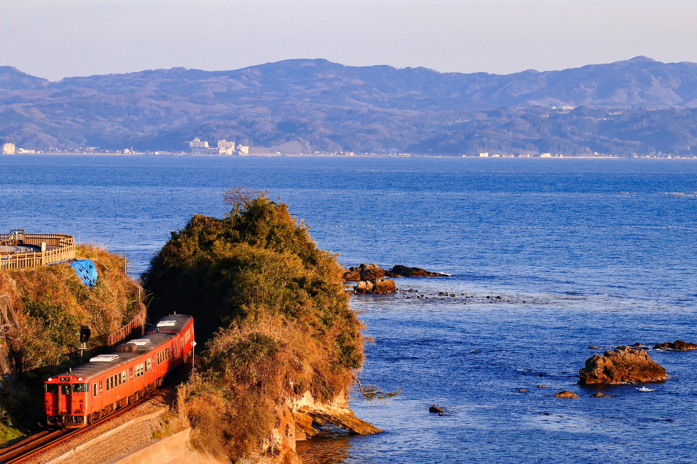 岩崎ノ鼻 展望台・もみじ姫公園の絶景・風景スポット情報 富山県高岡市