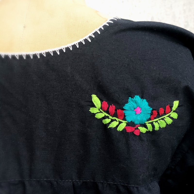 メキシコ土産といえば、オトミ刺繍！カラフルな動物や花が美しい民芸品です。VIVA MEXICO