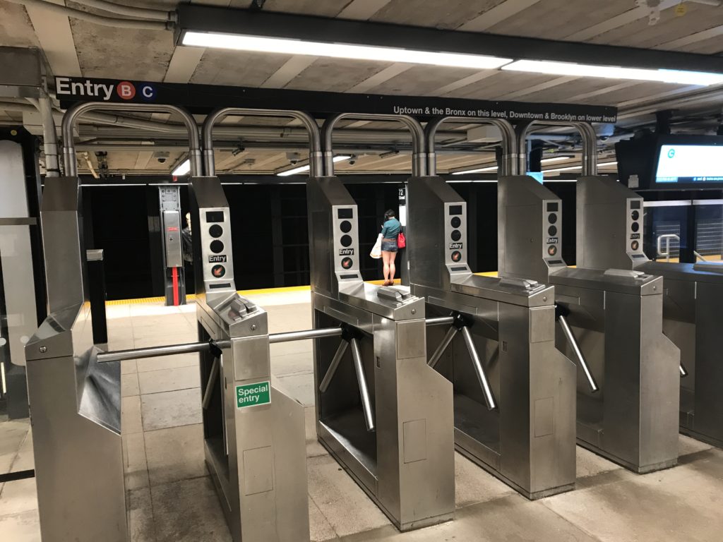 ニューヨークの地下鉄の乗り方ガイド！路線図や料金、注意点を解説NEWT ニュート