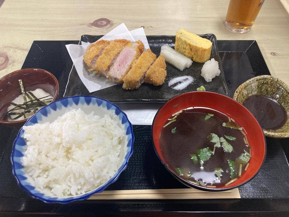 北上市 江釣子屋(えづりこや) 厚切りロースとんかつ定食をご紹介！🍖 -