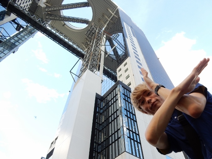 梅田スカイビル「空中庭園」の夜景スポット大阪 梅田エリア のオススメ＆人気観光情報「EnjoyJapan エンジョイジャパン