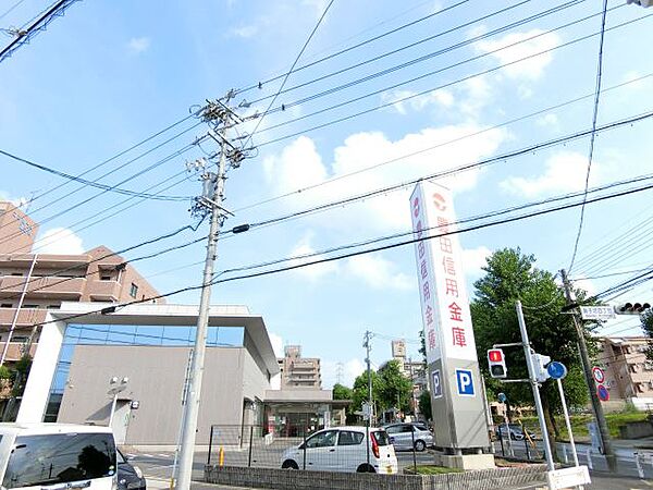 夢のお魚大人プレート　たまの自分へのご褒美にちょっと贅沢な大トロ定食2200円 プラス500円で味噌汁を蟹入りかに味噌汁に変更もできます 