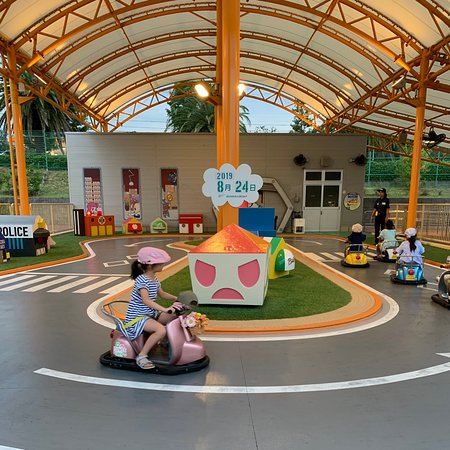 小さすぎる観覧車！Part2 こどもの乗り物 遊園地