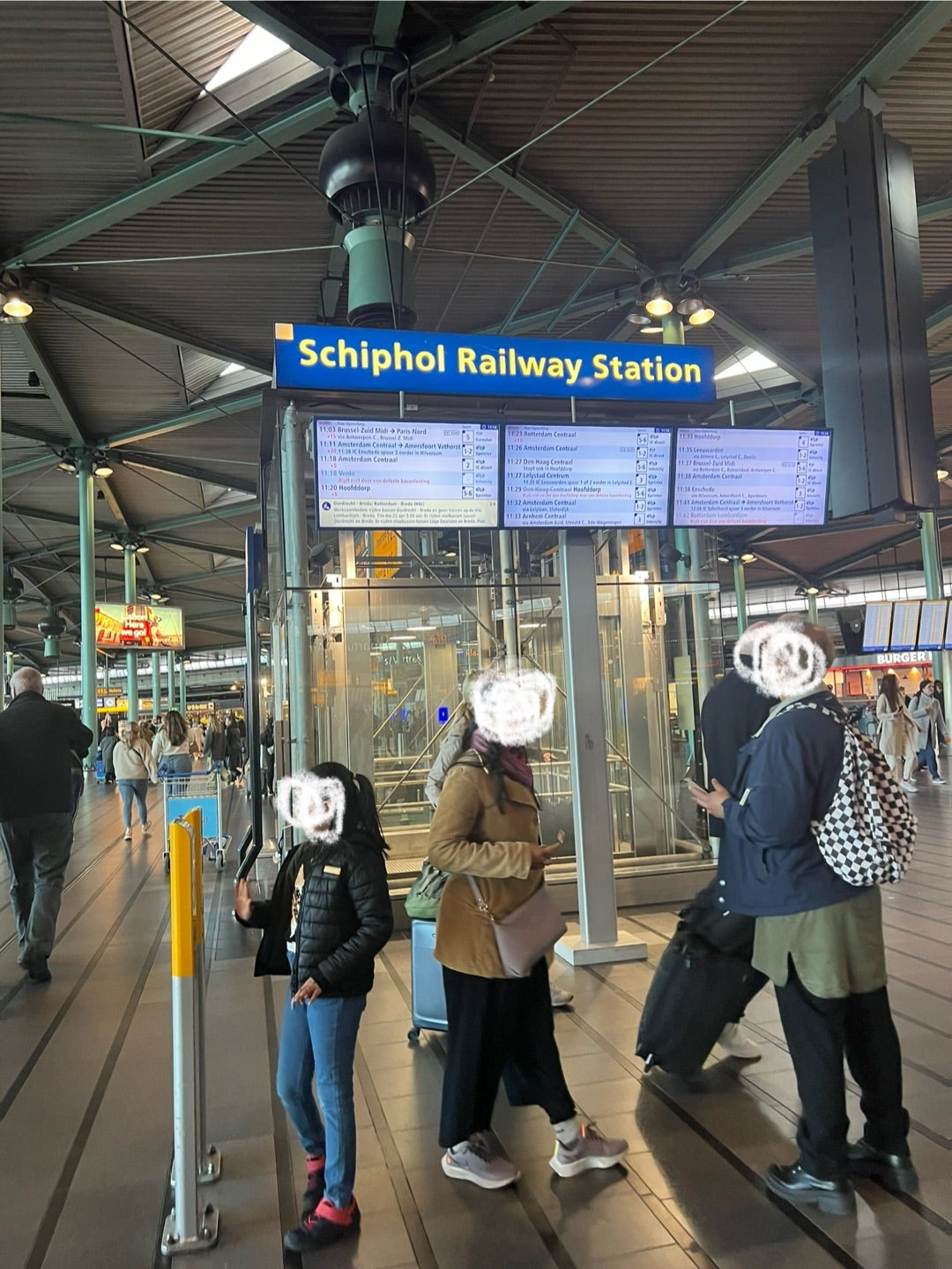 スキポール空港からハーレム市内中心部までの直通バス 往復GetYourGuide