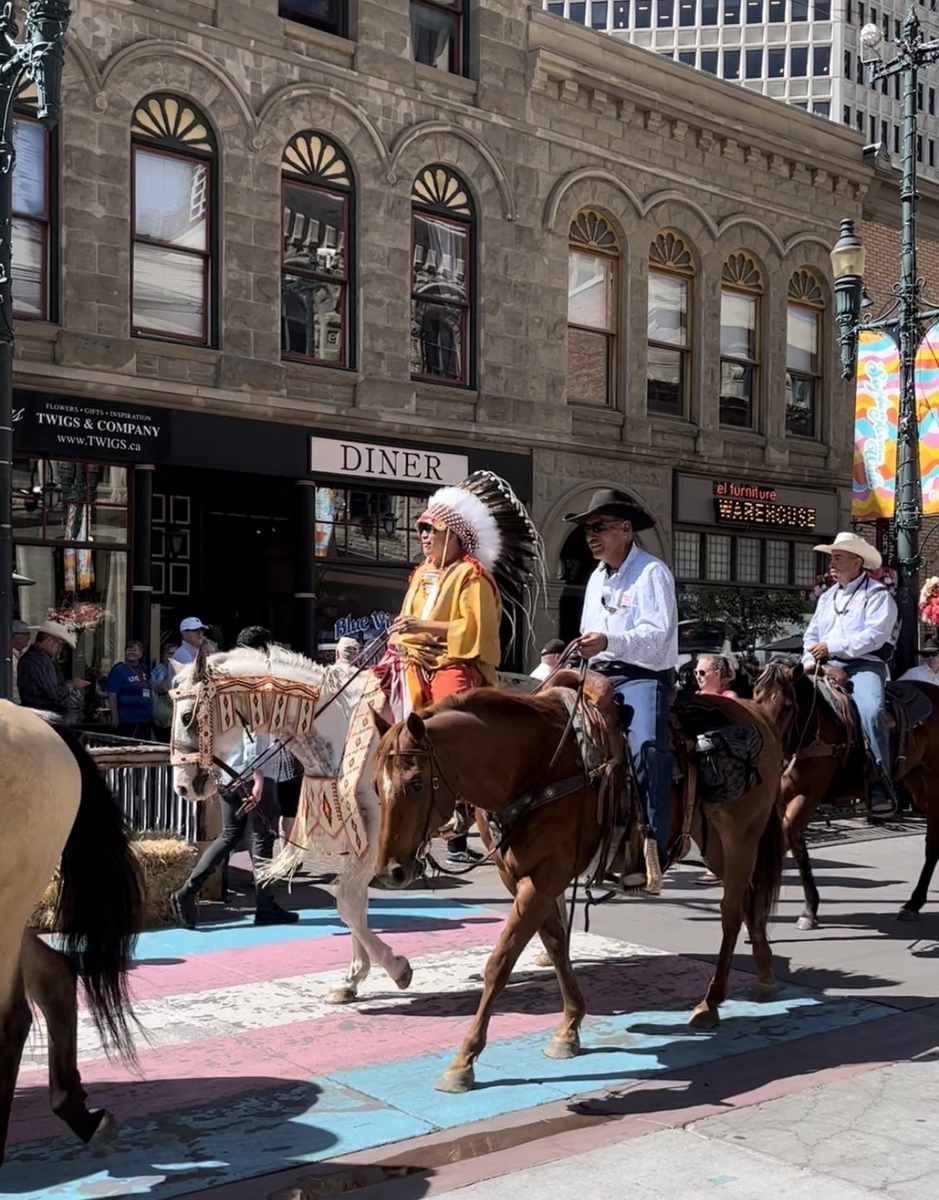 バンクーバー観光ブログ : カルガリースタンピード一日の始まりは無料パンケーキ