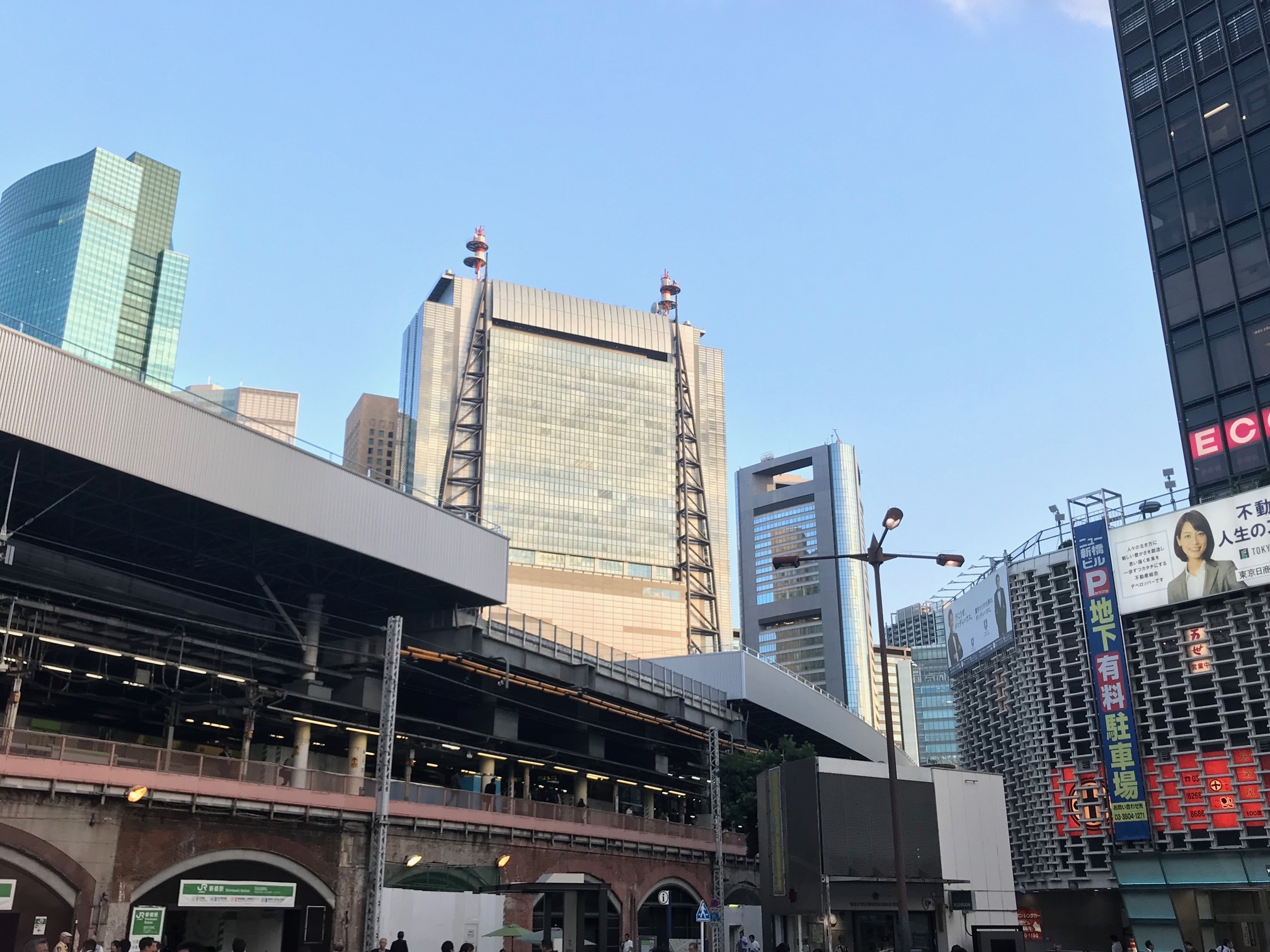 SLとビルが共演する広場 新橋駅西口広場SL広場– 旅行ブログ