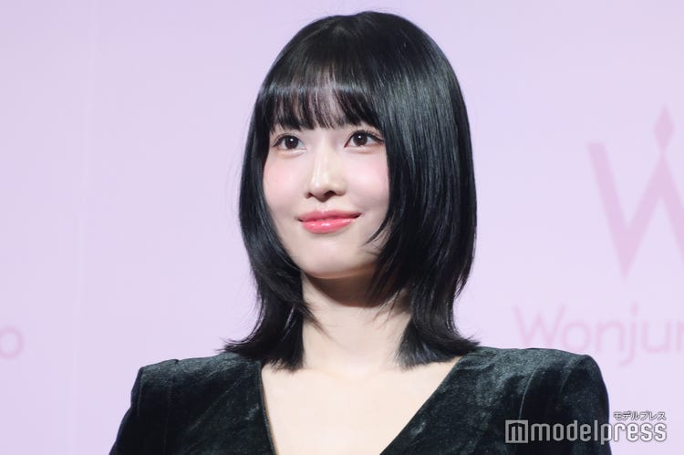 画像・写真 | TWICE・MOMO、シックな黒衣装で美脚披露