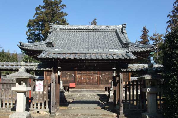 日本一周４日目。場所は愛知県の「首狩り神社」です。昔この神社に生首が放置されていたらしく、来るものの首を霊に切り落とされると噂されていることから、このような名前で呼ばれています。まめチャンネル 首狩り神社 日本一周