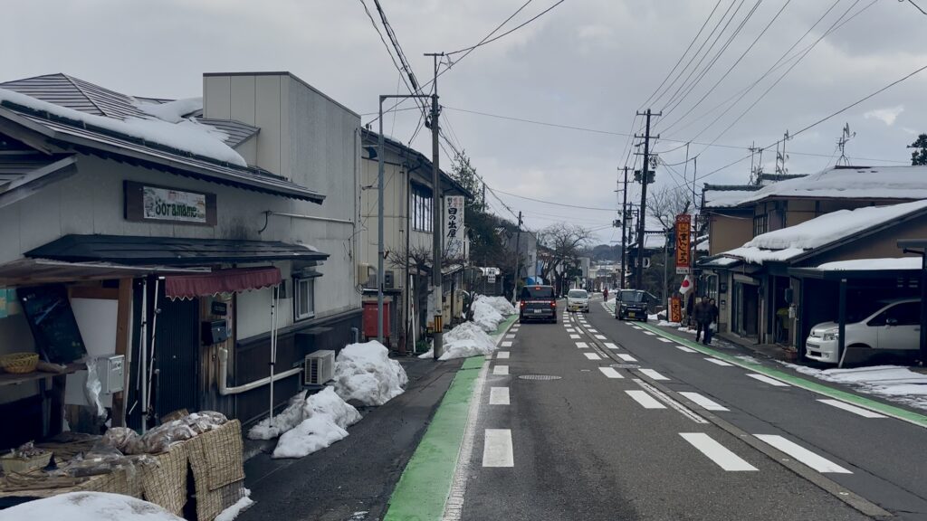 ＪＲ弥彦線 魅力と不思議がたくさん！列車に乗って、弥彦散策へ出掛けよう 三条市・燕市・弥彦村新潟県観光協会公式ブログたびきち 公式 新潟県のおすすめ観光・旅行情報！にいがた観光ナビ