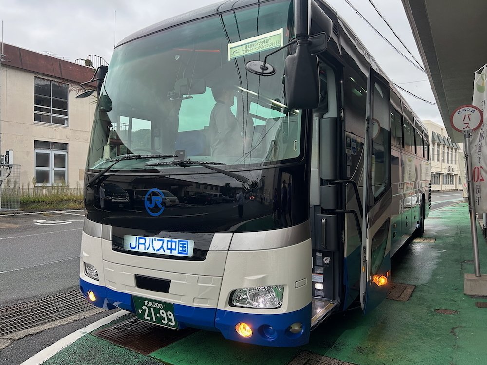 芸備線 庄原ライナー接続の予約無料バスPunipuny HighJink Zephyrぷにぷに