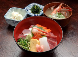 氷見漁港 魚市場食堂 ::