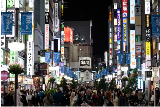 東京・新宿のパンチラスポットまとめ！新宿のパンチラ事情とは？【2024年】 | midnight-angel[ミッドナイトエンジェル]