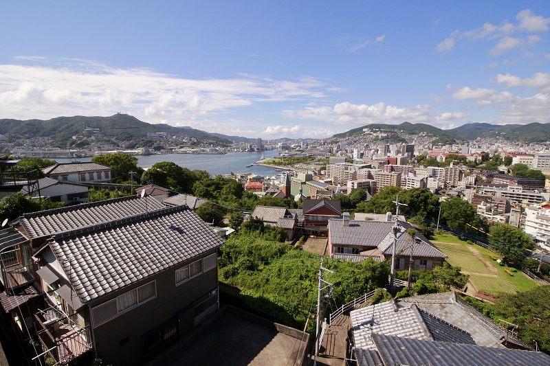 ベビーフェンス 階段用 階段上・階段下で使うベビーゲートのおすすめ選ぶ