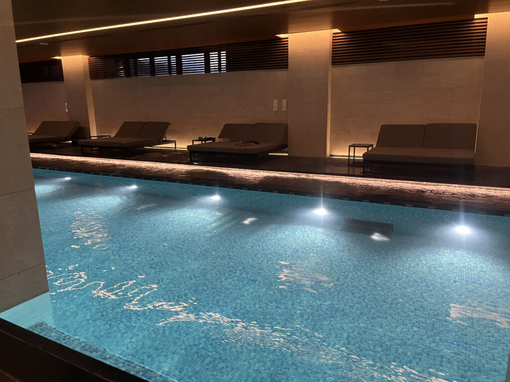 ハイアットリージェンシー瀬良垣のプール徹底ガイド！大人も子供も楽しむ極上リゾートの全貌TIMELESS Hotels &