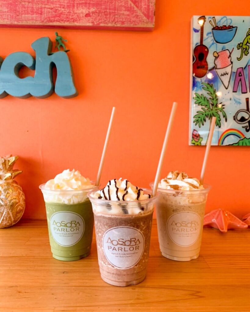 宮古・来間島にあるカフェ「あおぞらパーラー」のマンゴースムージー│夫婦で世界と日本を旅する生活 Life ＆ Journey