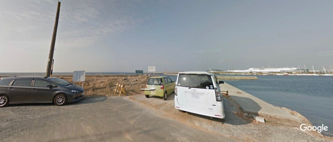 フィッシング遊豊橋店です♪ 本日は田原市の姫島漁港で釣場清掃を行ってきました🗑️ 普段から漁港の方や釣り人がゴミ拾いをしてくれているのか漁港周りは思いの外綺麗でした✨ただ駐車場裏や草むらなどあまり釣り人が立ち入らない場所ではゴミが多く、特にペットボトル