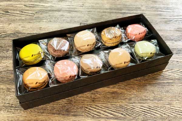 おみやげ：桐生モンシェリーの「もちもちシュー」: 乱読狂のキッチン