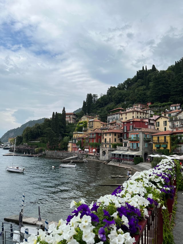 北イタリア・コモ湖 優雅な湖畔に広がる５つの小さな町地球の歩き方