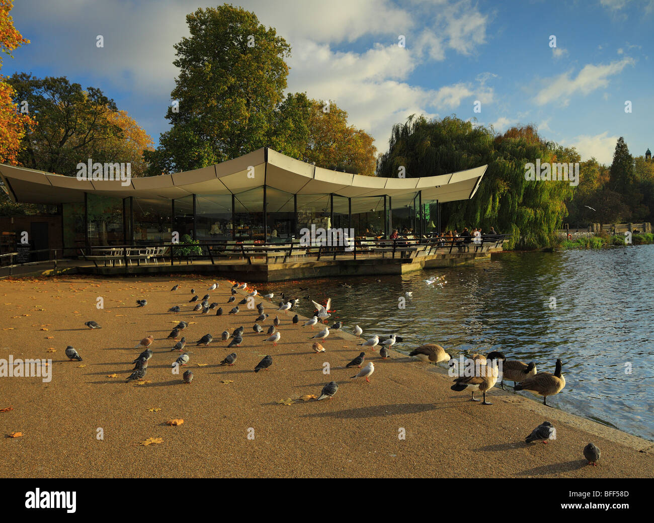 The Serpentine Cafe. Hyde Park,