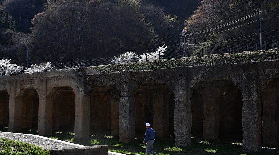 旧太子駅』まるで古代遺跡の様なホッパー棟は群馬鉄山の遺構だった！│群馬県の温泉宿めぐり