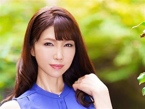 Amazon.co.jp: 【視聴期限なし】奇跡の五十路熟女 蓮見麗子 52歳|オンラインコード版