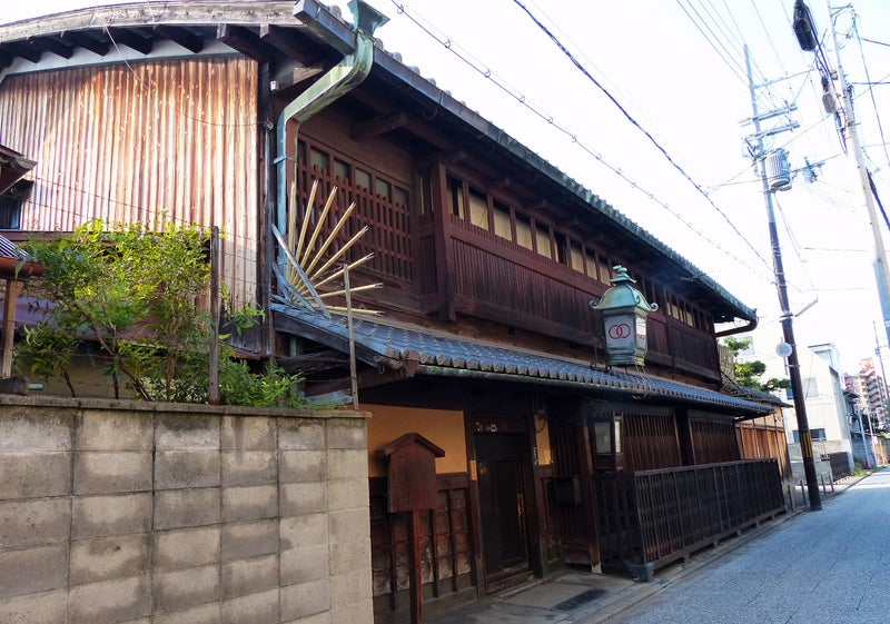 鯛よし百番」生きた遊郭建築と飛田新地の歴史を喰らう！ - SMILE LOG