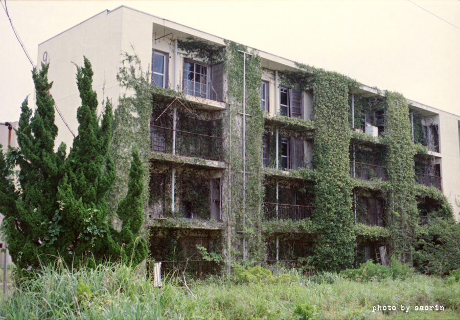 軍艦島はオーシャンビューな廃墟だった :: デイリーポータルZ