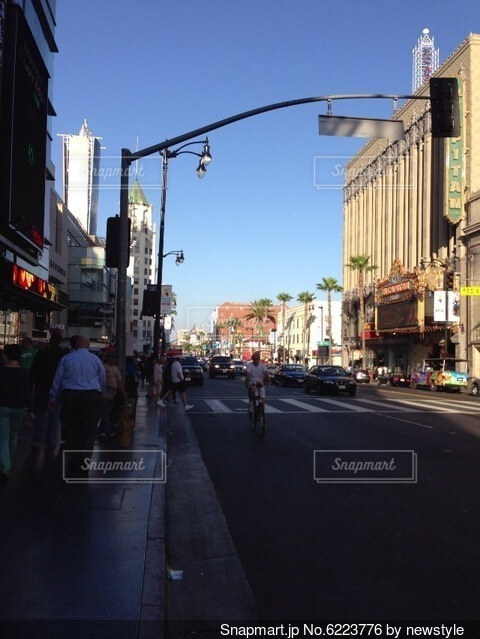 ハリウッド・チャイニーズ・シアター周辺の街並みの写真素材87377429- PIXTA