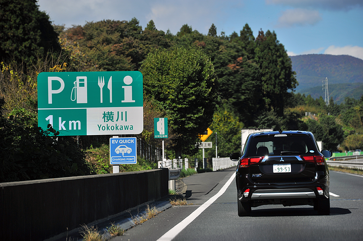 サービスエリアとパーキングエリアの違いについて