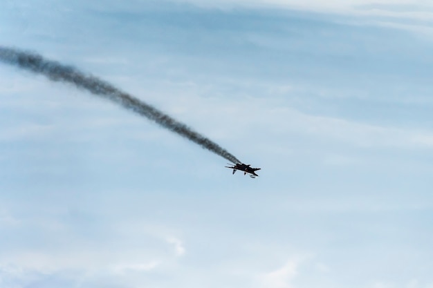 墜落 飛行機 旅客機 落下の写真素材 -