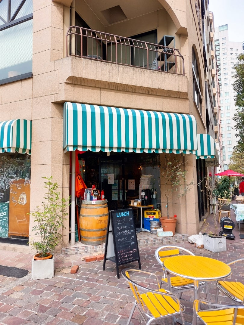 1人カフェ♡ 汐留OLしてた時以来のイタリア街でした☺️ ⁡