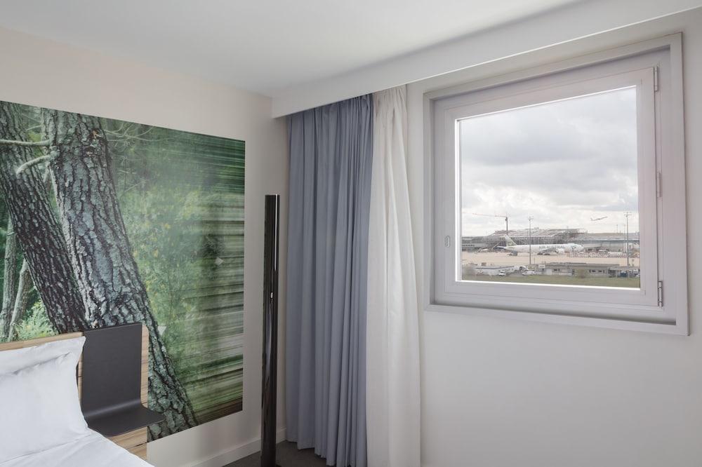 YOTELAIR Paris CDG -