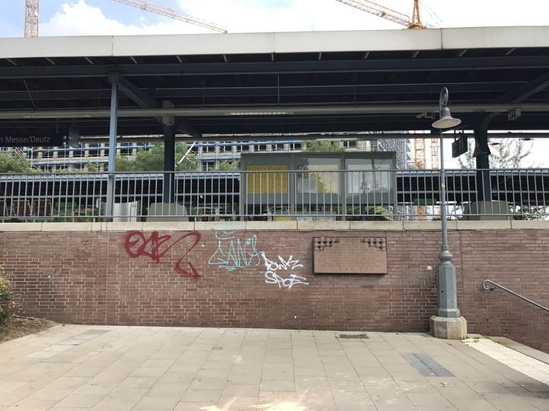 ドイツの駅名タツゥのブログ今日もバツグン - みんカラ