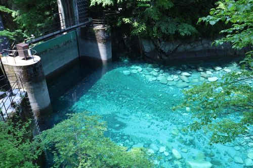 ユーシン渓谷 & 丹沢山・塔ノ岳 ユーシンブルーと新緑を求めて ～