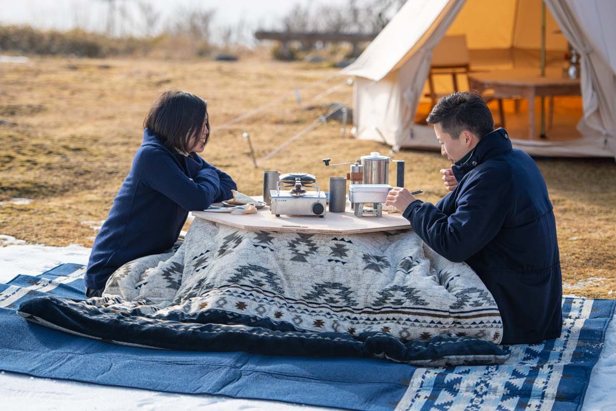 ウッドロールテーブルおすすめ13選！こたつにもなる！？キャンプ・アウトドア情報メディアhinata