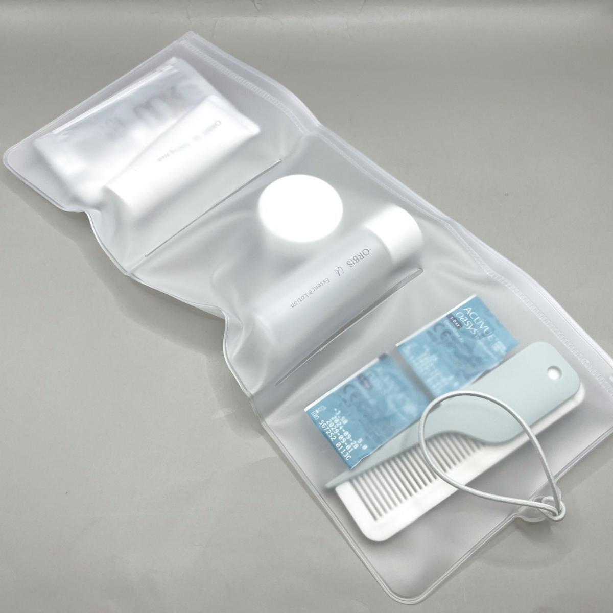 セリアの黒ポーチが旅行やガジェット収納に大活躍♪フック付きの便利グッズ あや- エキスパート - Yahoo!ニュース