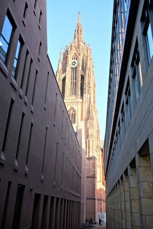 フランクフルト旧市街を散策！レーマー広場や大聖堂も ドイツ