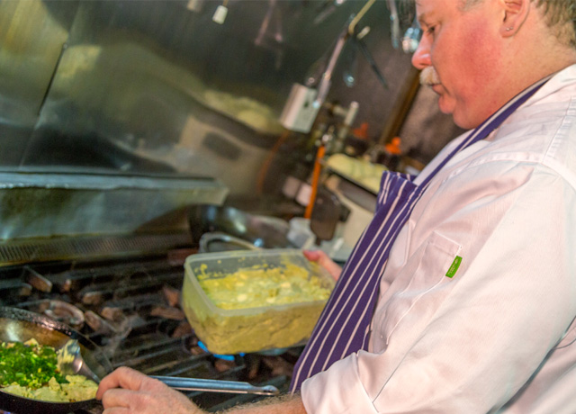 能登の発酵イタリアンを生み出した宿 日本3大民宿のひとつ「さんなみ」の跡を継いで・ファイブペンギンズ