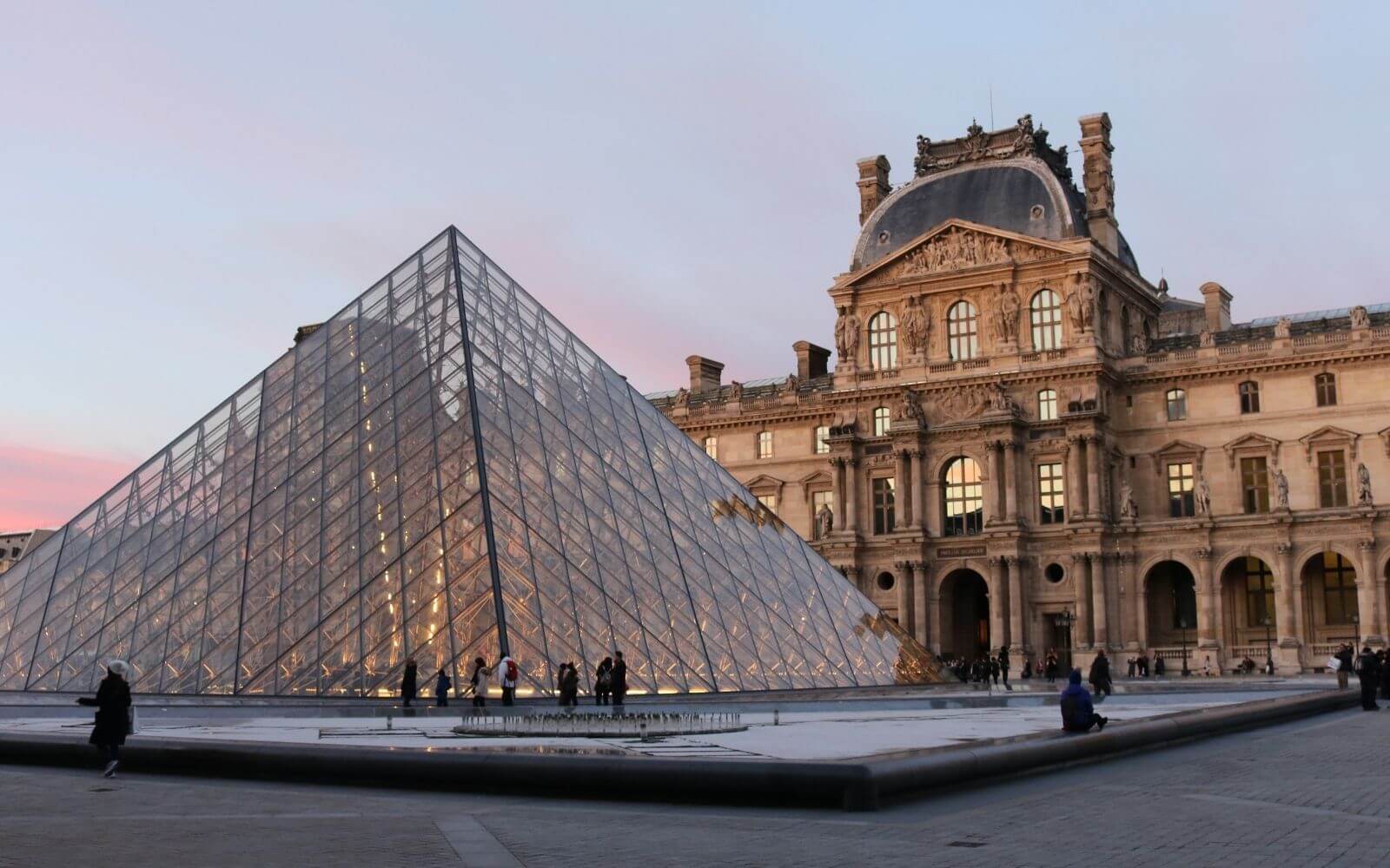 フランス パリ ルーブル美術館