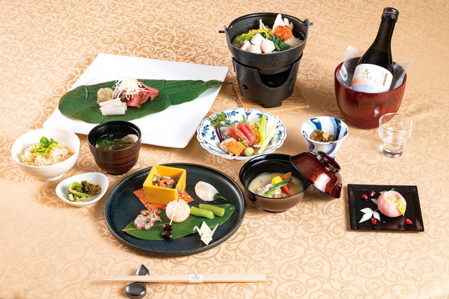 １１月９日飛鳥Ⅱ 寄港歓迎イベントスケジュールクルーズ四日市クルーズ客船の寄港地「四日市港」三重の観光情報