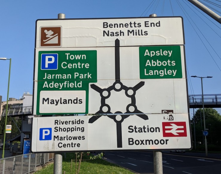 お国柄が出る！？イギリスで見かけたユニーク標識 - GOTRIP