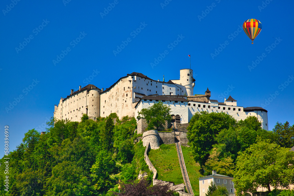 ホーエンザルツブルク城海外旅行・国内旅行のツアーやホテル予約はNEWT ニュート