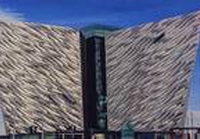 ベルファスト 巨人の道とタイタニック蒸留所 ウイスキーツアーGuide