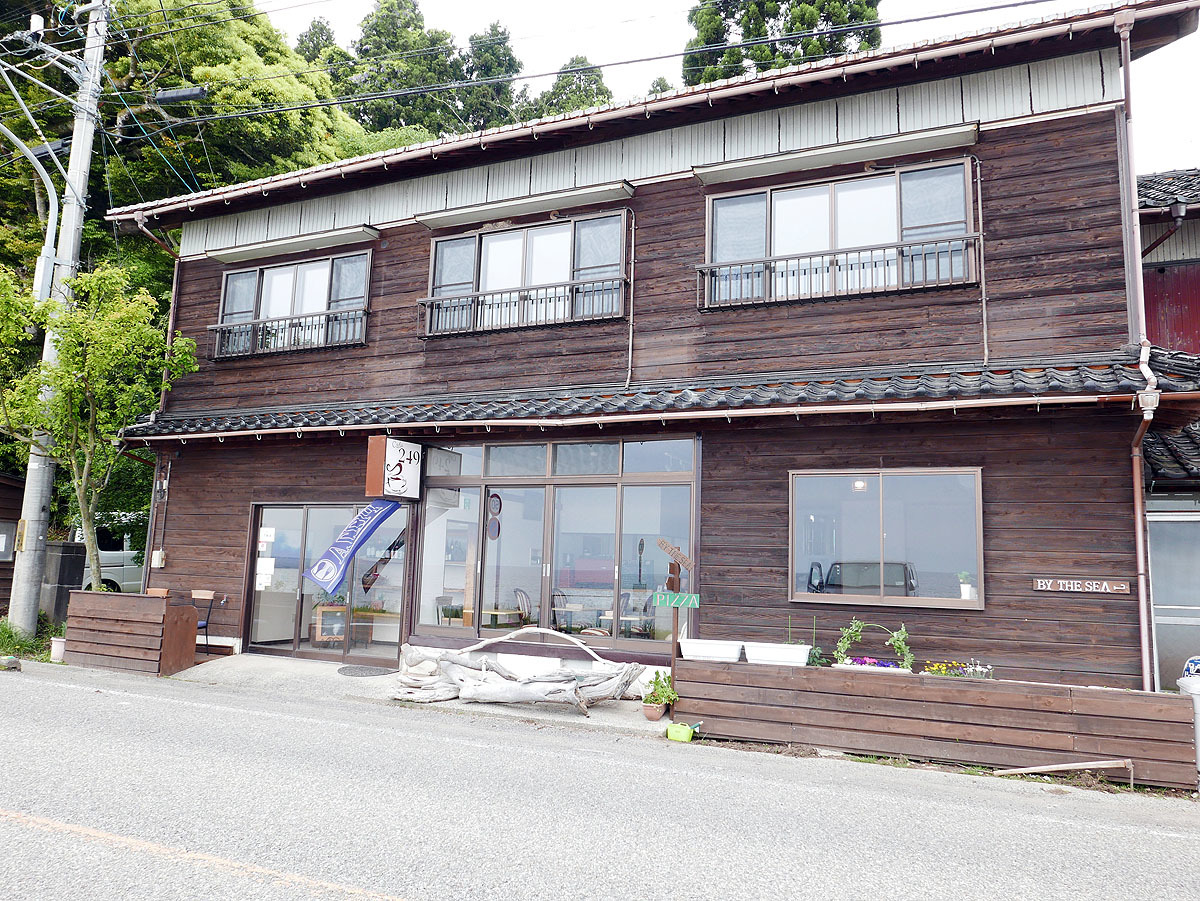 Flatt's - 三波公民館で復興マルシェ開催します♪もうすぐ桜満開です。のんびりしにきてくださいね！美味しいもの、野菜、魚、リラクゼーション、子供縁日、無料フリマもあります能登イタリアンと発酵食の宿ふらっと桜能登三波公民館能登地震地域復興サポート