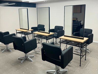 Hair Salon i.N.A内 メンズエステサロンシースリー