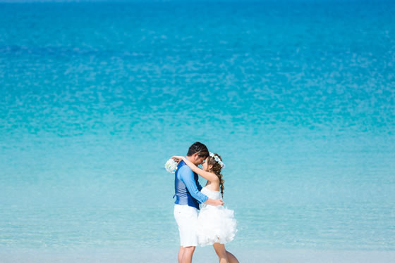 やっぱり人気！ 海でのウェディングフォト前撮り、どんな魅力がある？フォトウェディング・結婚式の前撮り HowToコラム
