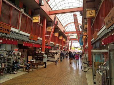 いつでも夏祭り気分を味わえる「浅草西参道商店街」。ひのきで舗装された珍しい木道にも注目 – 日本各地域に根ざした旅の情報WHG HotelsTravelers