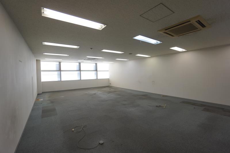 連続写真 松山英樹のアイアンショット 後方-