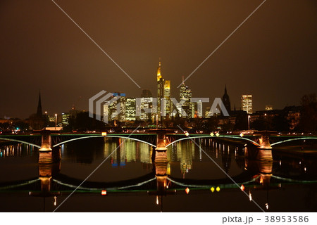 幻想的夜景の奇跡』フランクフルト ドイツ の旅行記・ブログ